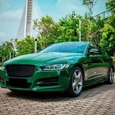 2024 Satin-Weiß-Full-Car-Vinyl-Wrap-Rolle mit Luftentladung perfekt für die Körperposition